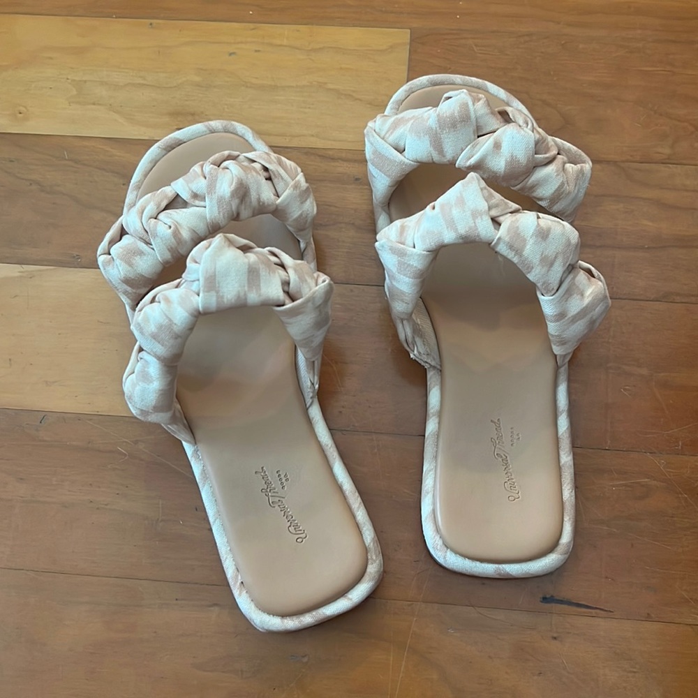 Patterned Sandals - Picture 3 of 6